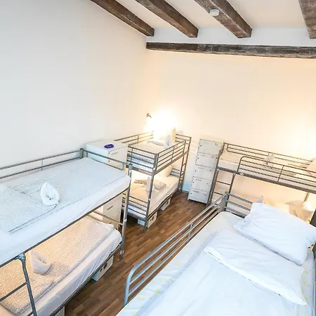 Carrousel Hostel Brasov Hostel *