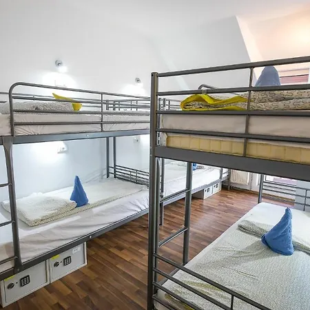 Carrousel Hostel Brasov * Brassó
