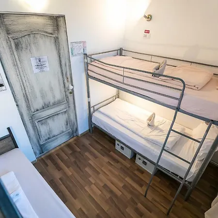 Carrousel Hostel Brasov * Brassó