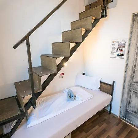 Carrousel Hostel Brasov * Brassó