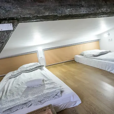 Carrousel Hostel Brasov Brassó