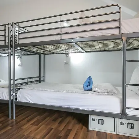 Carrousel Hostel Brasov Hostel *