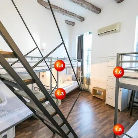 Carrousel Hostel Brasov Hostel *